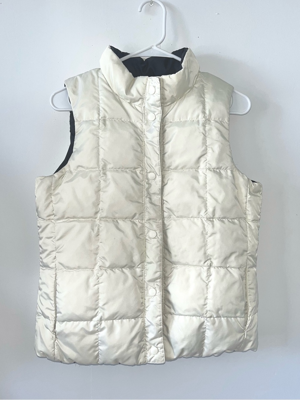 L.L. Bean reversible puffer vest, black/cream, goose down